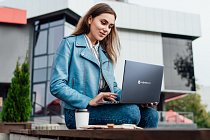 Dynabook-Satellite-C30-K-life-style-02-1