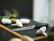 Fiskars_Environmental_FF Advanced_Cooks knife_garlic