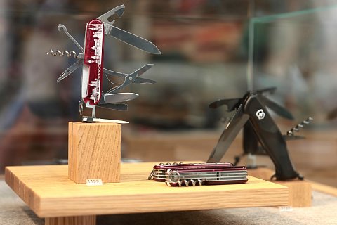 Victorinox-store-Prague-03