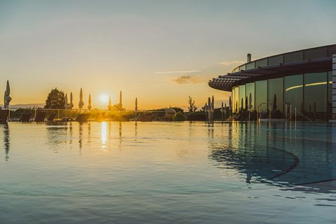 Pleasure-Pool-bei-Sonnenuntergang-620